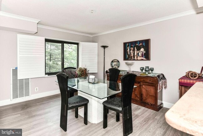 Photo - 309 Yoakum Pkwy Unit 408