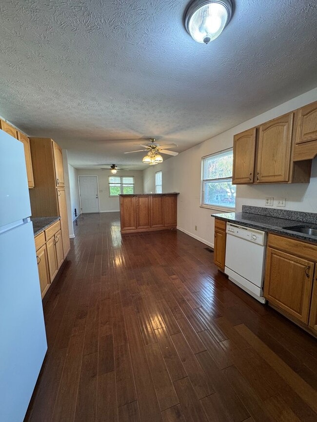 Photo - 1934 Harvard St