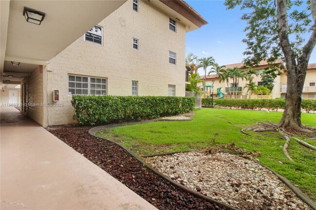 Building Photo - 8600 SW 109th Ave Unit 4107