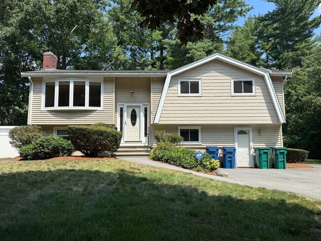 Building Photo - 9 Brookdale Cir
