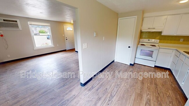 Photo - 144 Forest St