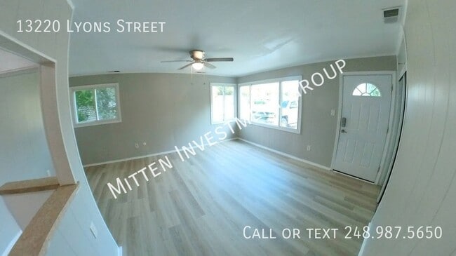 Photo - 13220 Lyons St