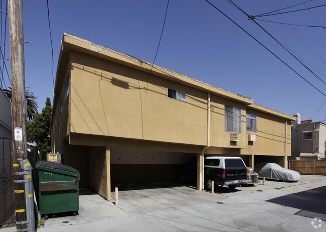 Photo - 4627 Campus Ave