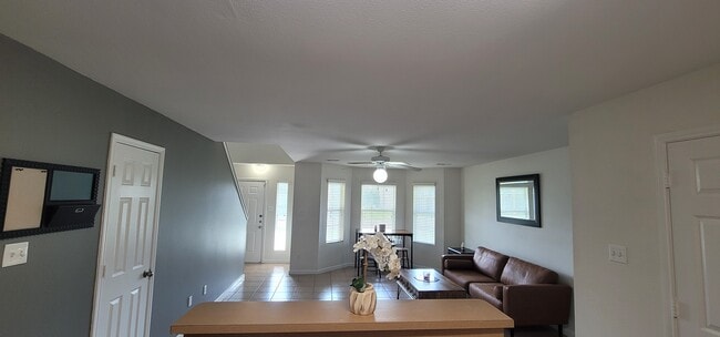 Building Photo - 23352 High Point St Unit 23352D