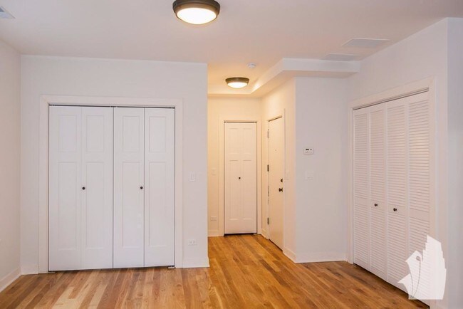 2201 W Eastwood Ave Unit 2203-3NE