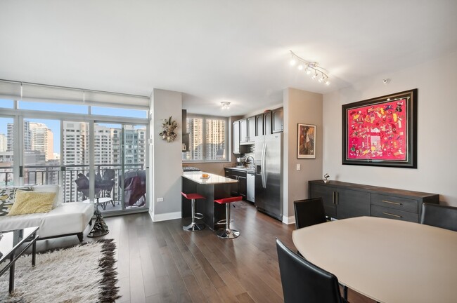 Photo - 600 N Dearborn St Condo Unit 1611