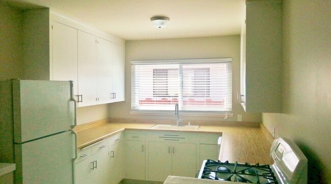 Photo - UPDATED LARGE 1500 sq/ft 3BR/2BA Cherry Ch...