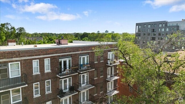 Building Photo - 5630 Pershing Ave Rental