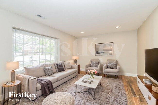 Photo - 1913 Middlewood Ct