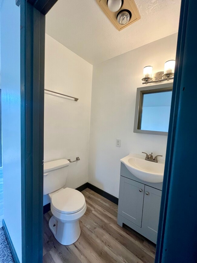 Photo - 1421 NE 8th St