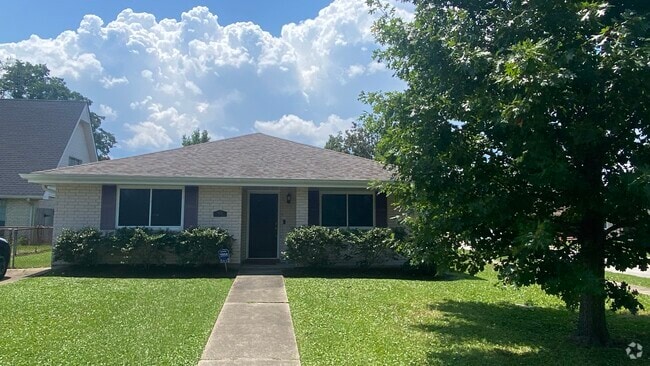 Building Photo - 5012 Antonini Dr Rental