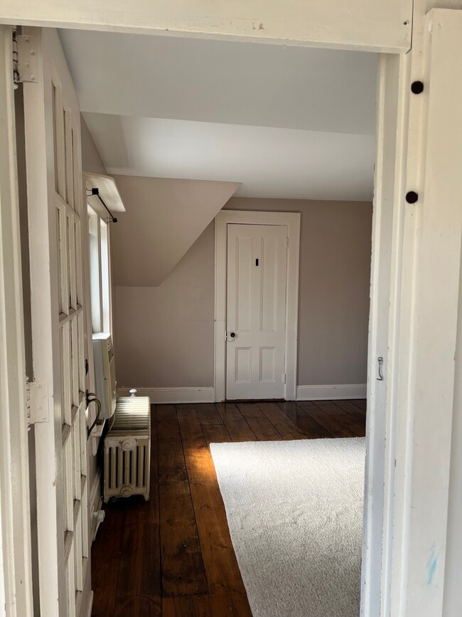 Living Room - 136 E 9th St Unit #36