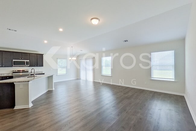 Photo - 107 St Matthew Wy