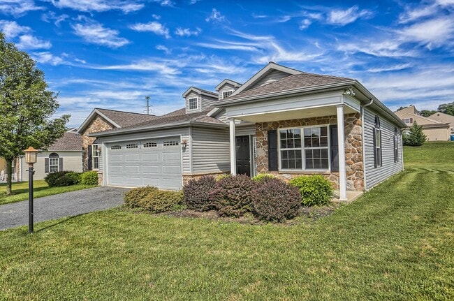 Building Photo - 312 Sleepy Hollow Dr