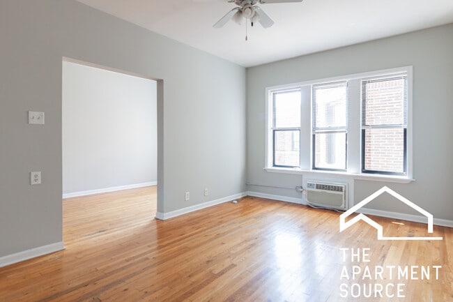 Building Photo - 736 W Addison St Rental