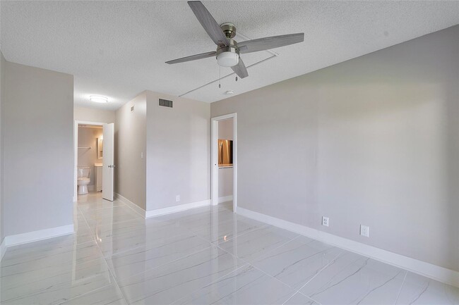 Photo - 4013 N Ocean Dr Unit 107