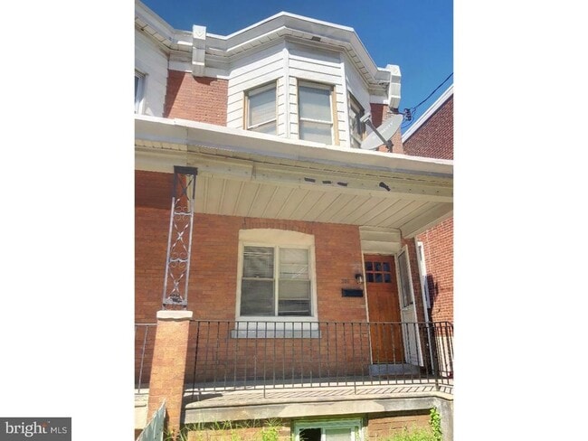 Building Photo - 306 Leverington Ave