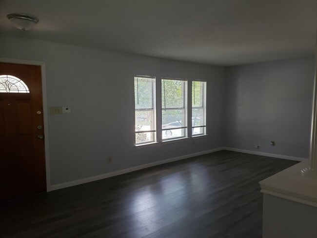 Photo - Huge 4 bed 2.5 bath house newly renovated