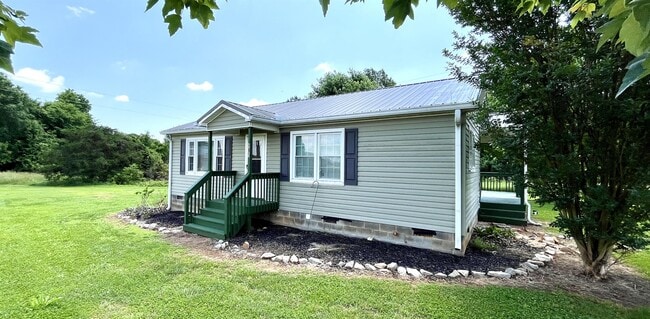 Building Photo - 393 Snow Creek Rd