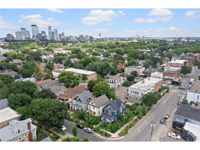 Photo - 2559 Aldrich Ave S