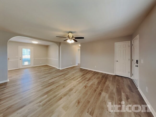 Photo - 1612 Robert Rd