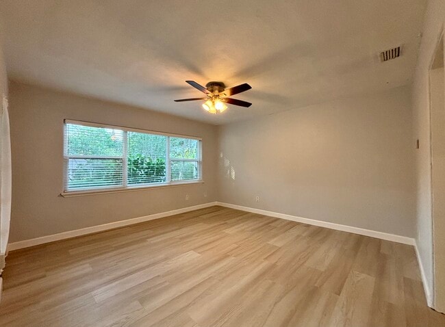 Photo - 718 E South St Unit 718