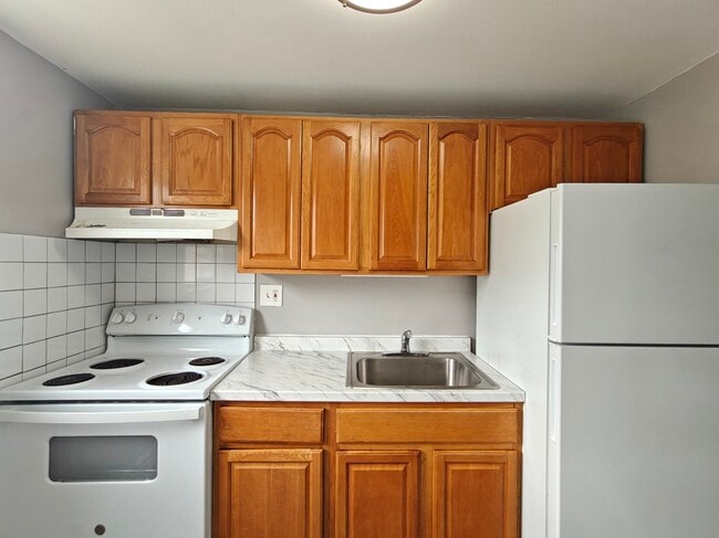 Building Photo - 308 Main St Unit A6