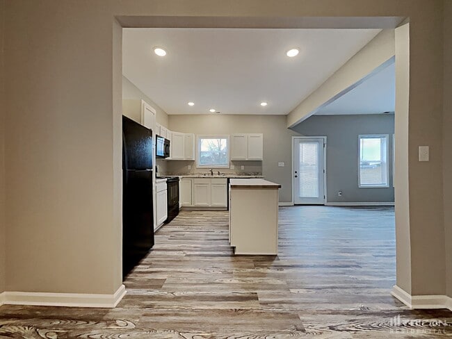 Photo - 1096 Tomahawk Pl