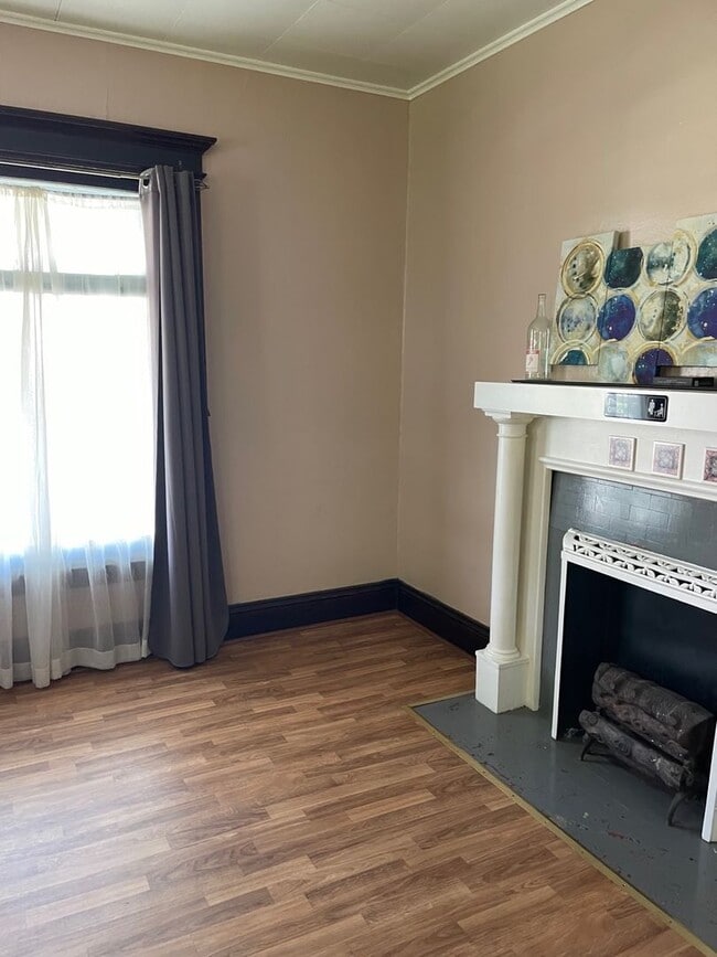 Photo - 420-422 Douglas Street Unit 420  Lower