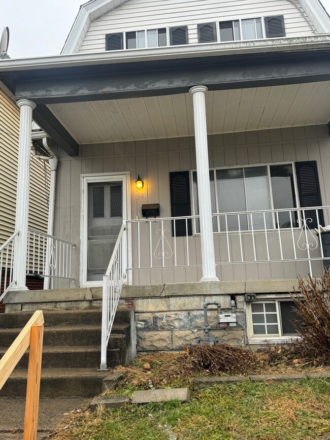 Building Photo - 941 8th Ave