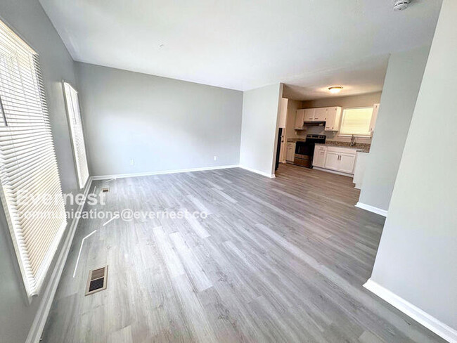 Photo - 700 15th Ct NW