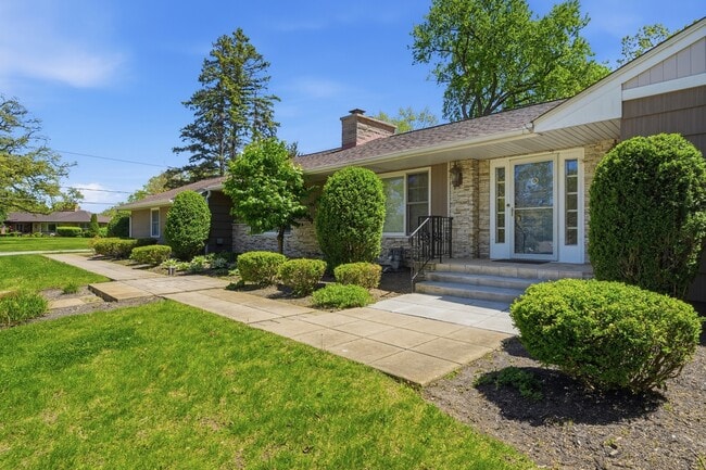 Photo - 29 Brookdale Ln