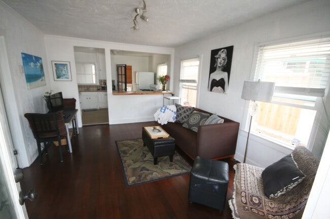 Sala de estar - 104 N Guadalupe Ave