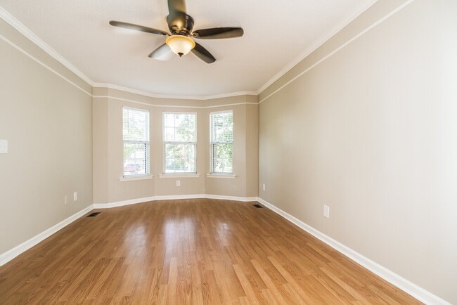 Photo - 2814 Meadowhill Dr