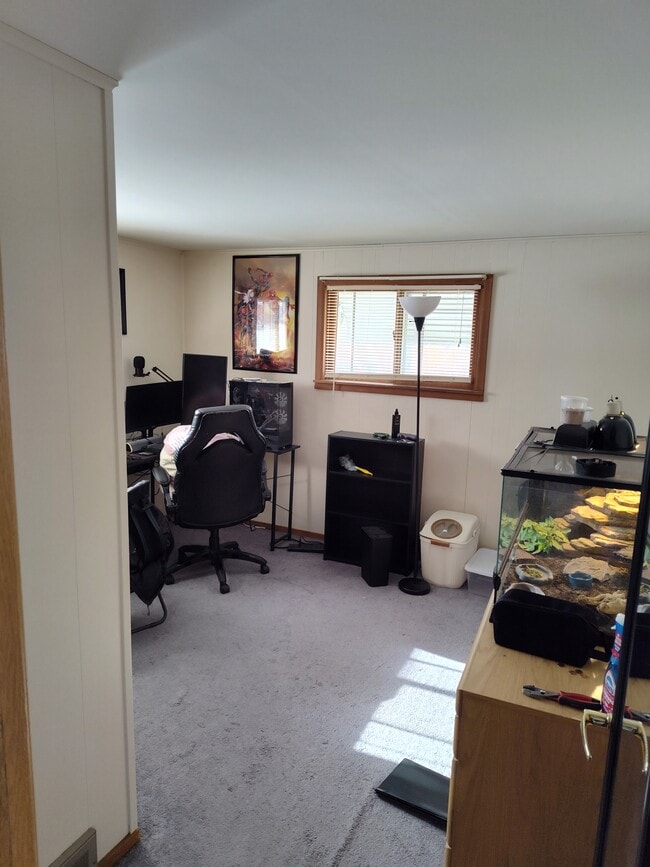 Photo - 303 Barr Elms Ave Unit #2