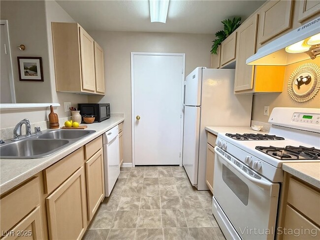 Photo - 950 Seven Hills Dr Unidad 3017