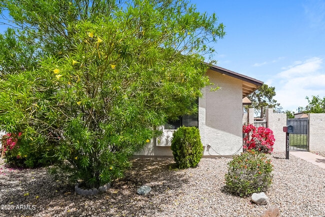 Photo - 3350 W Country Gables Dr House