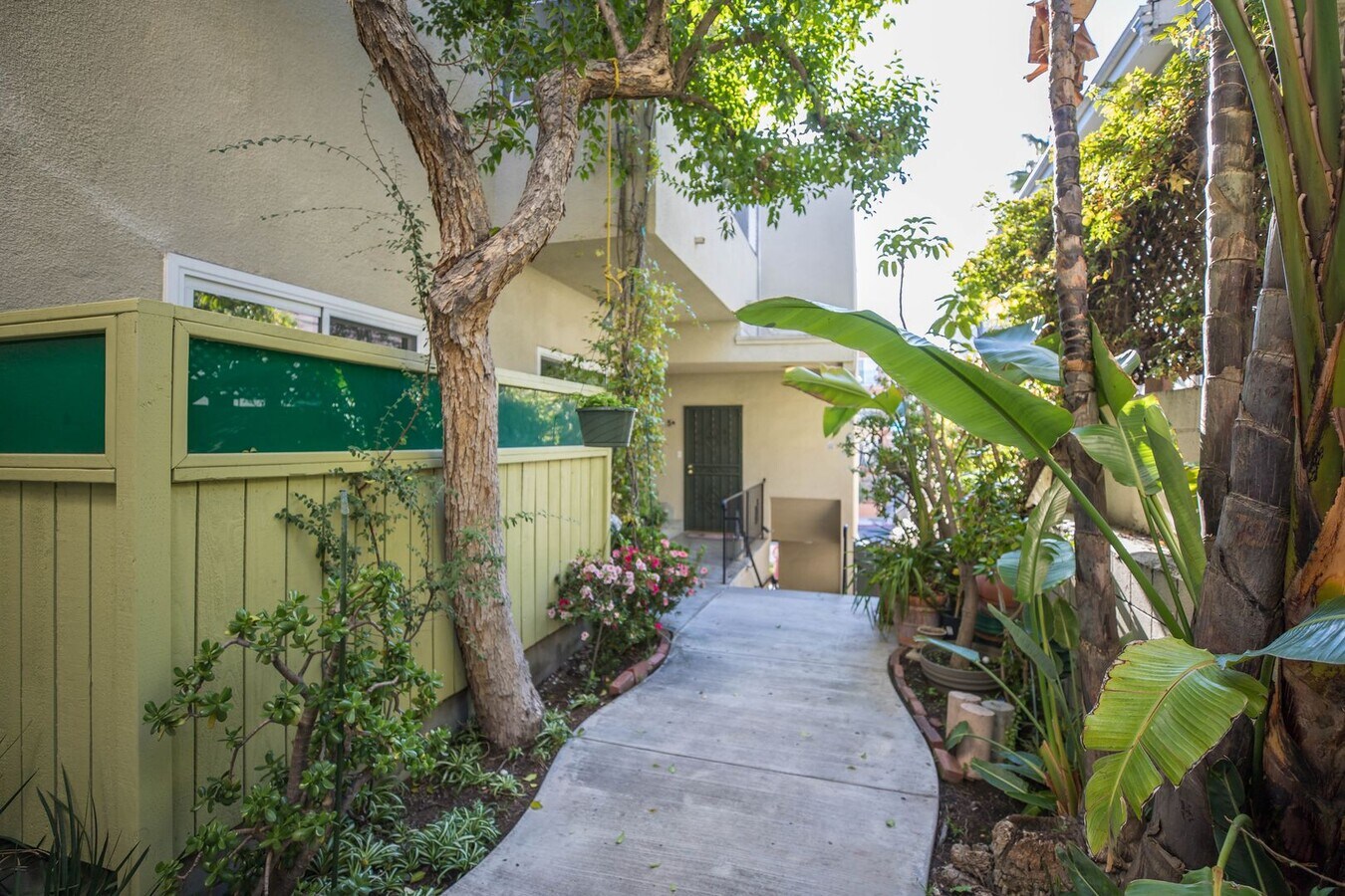 Photo - 10381 Almayo Ave Unit 4