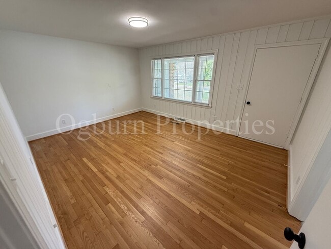 Photo - 117 Caroline Ct Unit APT B