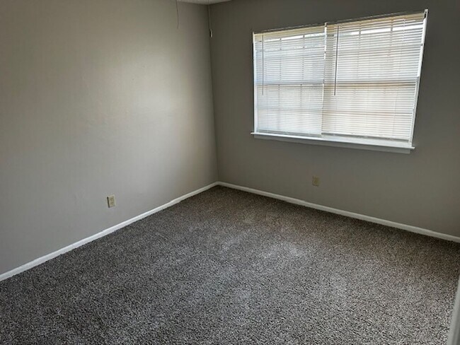 Photo - Bowmanor Garden Apartments