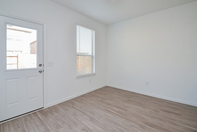 Photo - 1004 Laguna Cv Dr