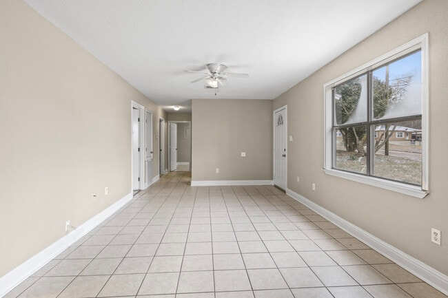 Photo - 225 Moreland St