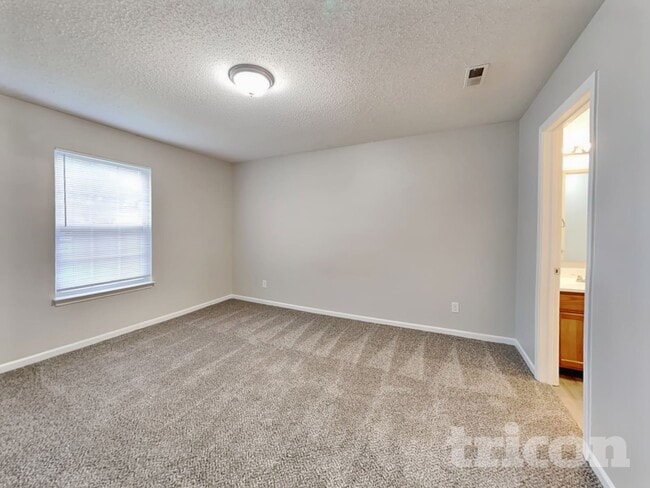 Photo - 10893 Glenayr Dr