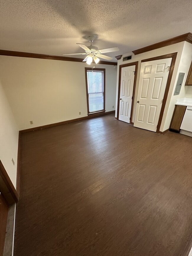 Building Photo - 3530 Ivy Commons Dr Unit 201