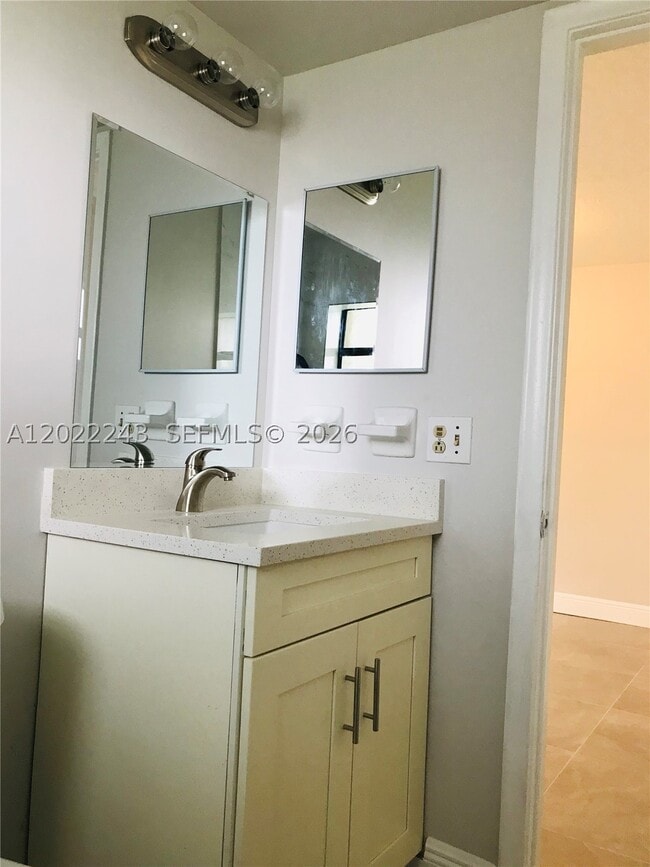 565 NW 100th Pl Unit 203