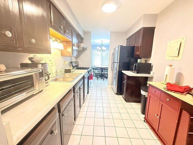 Photo - 3108 Roberts Dr Unit 6