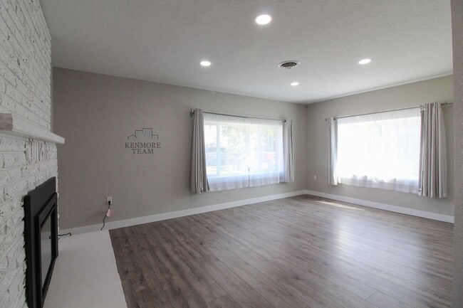 Photo - 308 N 12th Ave