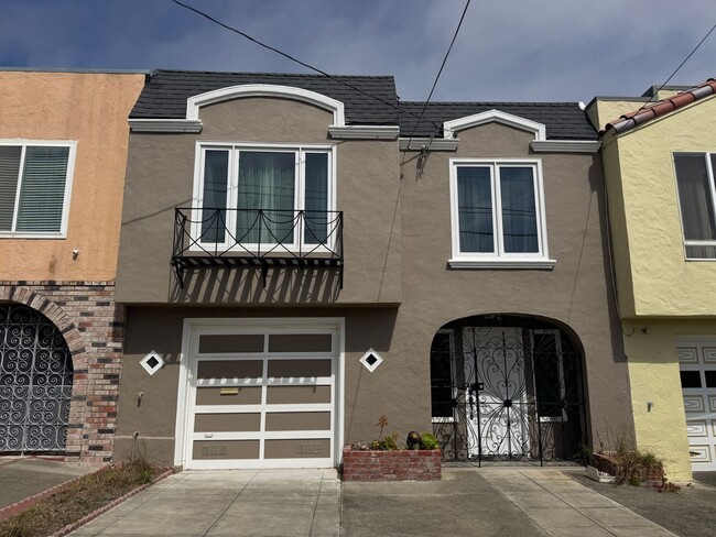 Single Family Home in Prime Sunset Location! - Single Family Home in Prime Sunset Location!