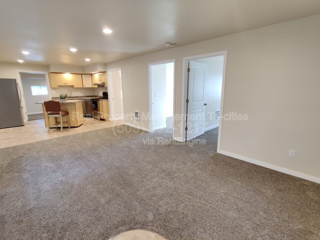 Photo - 44102 Dimmick Rd