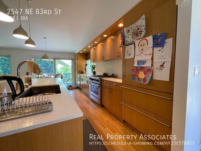Photo - 2547 NE 83rd St